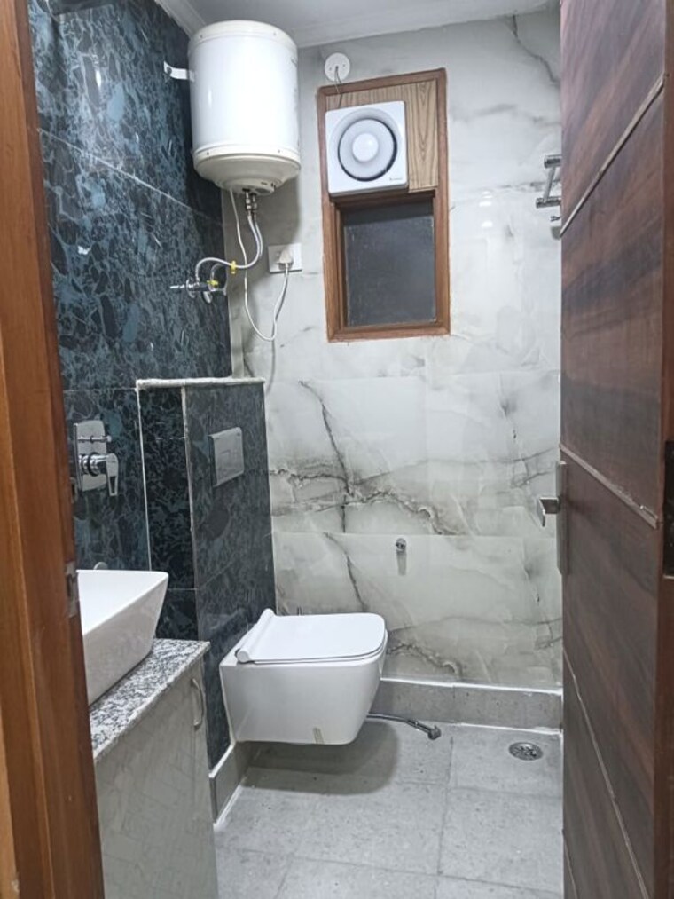 Bathroom, malviya nagar 1 Bedroom 500 Sq.Ft. Builder Floor In Malviya Nagar Delhi 10109260