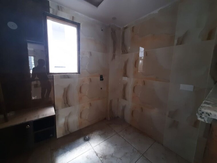 Bathroom, parklands 4 Bedroom 350 Sq.Yd. Builder Floor In Sector 85 Faridabad 10109271
