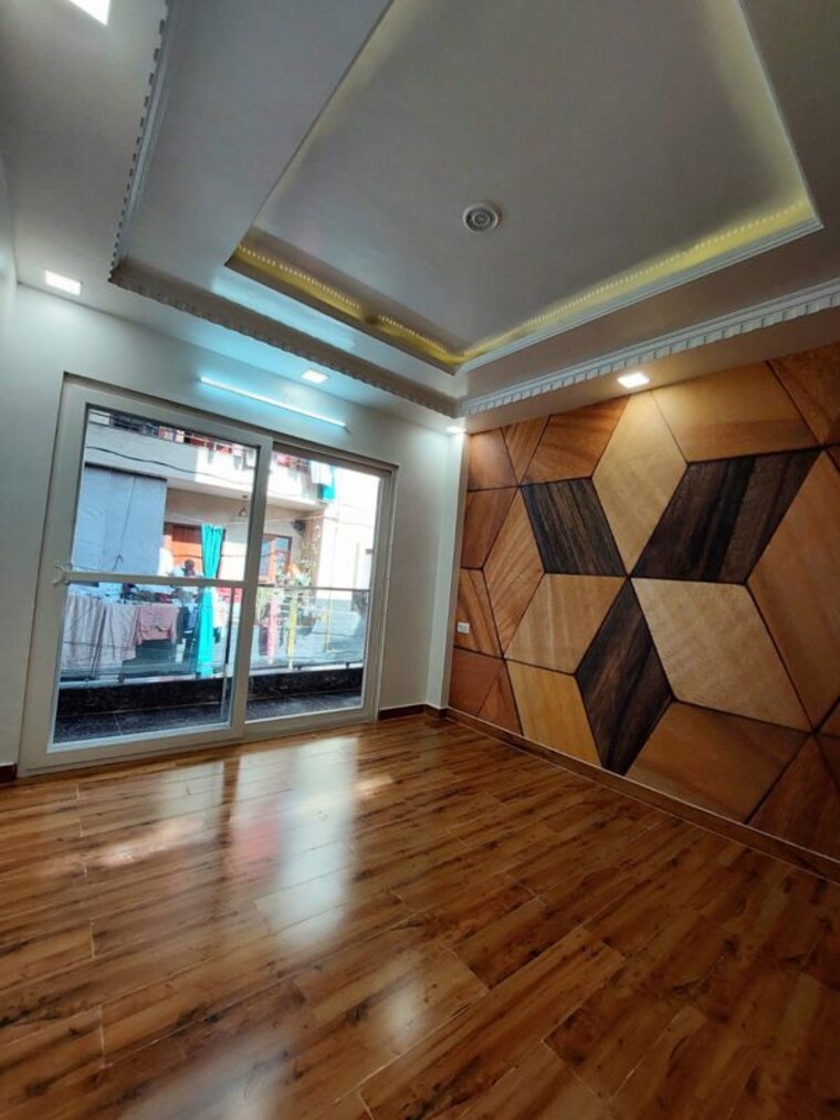 Room, parklands 4 Bedroom 350 Sq.Yd. Builder Floor In Sector 85 Faridabad 10109288