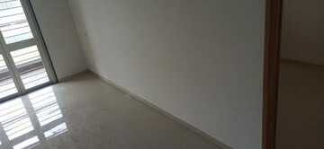 Room in 2 BHK Apartment at Kohinoor Viva City, Dhanori – for Rent