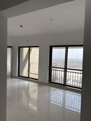 Room in 2 BHK Apartment at Pride Manhattan, Charholi Budruk – for Rent