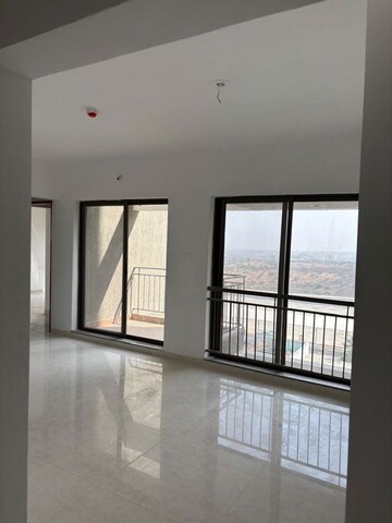 Room in 2 BHK Apartment at Pride Manhattan, Charholi Budruk – for Rent