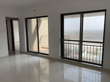 Room in 2 BHK Apartment at Pride Manhattan, Charholi Budruk – for Rent