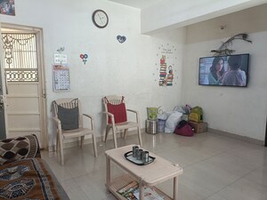 Living Room in 2 BHK Apartment at Tingre Nagar – for Rent