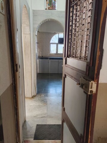 2 BHK Apartment – Entrance View at Yashkrupa CHS Ltd, Borivali West - for Rent
