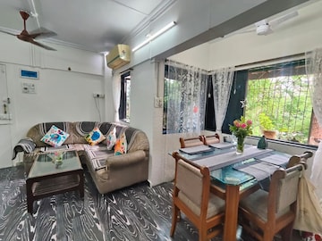 Bedroom in 2 BHK Apartment at Andheri East – for Rent