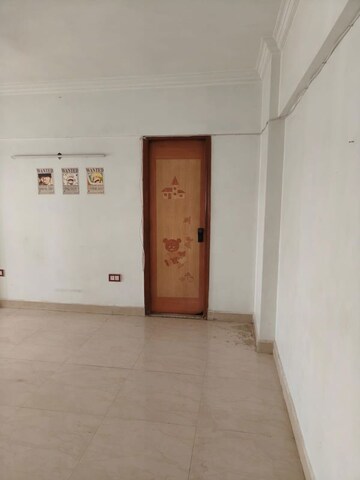 Room in 3 BHK Apartment at RNA Heights, Andheri East – for Rent