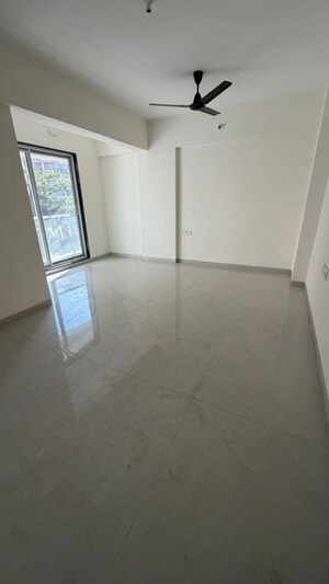 Room in 3 BHK Apartment at Hyde Park CHS, Kharghar – for Rent