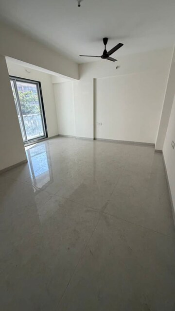 Room in 3 BHK Apartment at Hyde Park CHS, Kharghar – for Rent