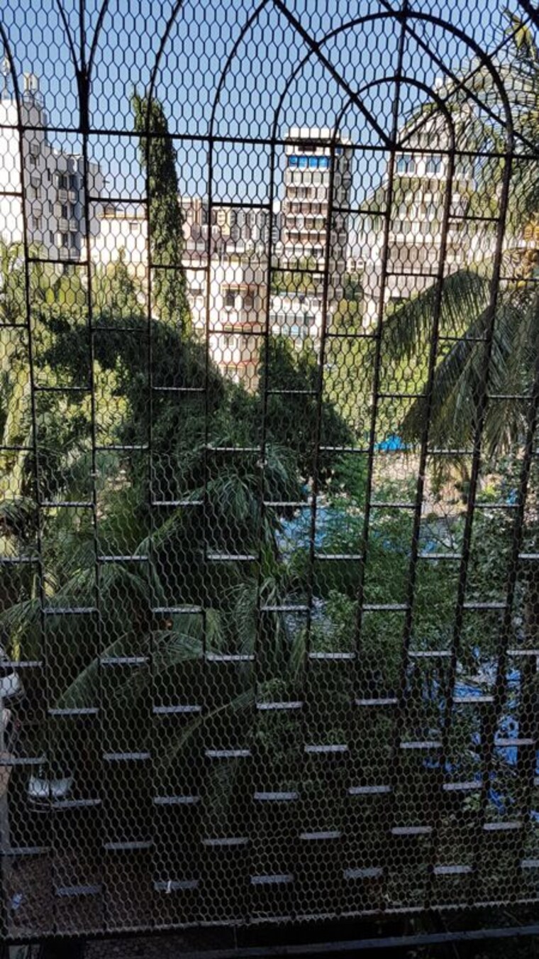 Garden, juhu 3 Bedroom 1100 Sq.Ft. Apartment In Juhu Mumbai 10109344