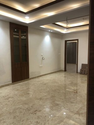 Room in 4 BHK Builder Floor at Parklands, Sector 85 – for Sale