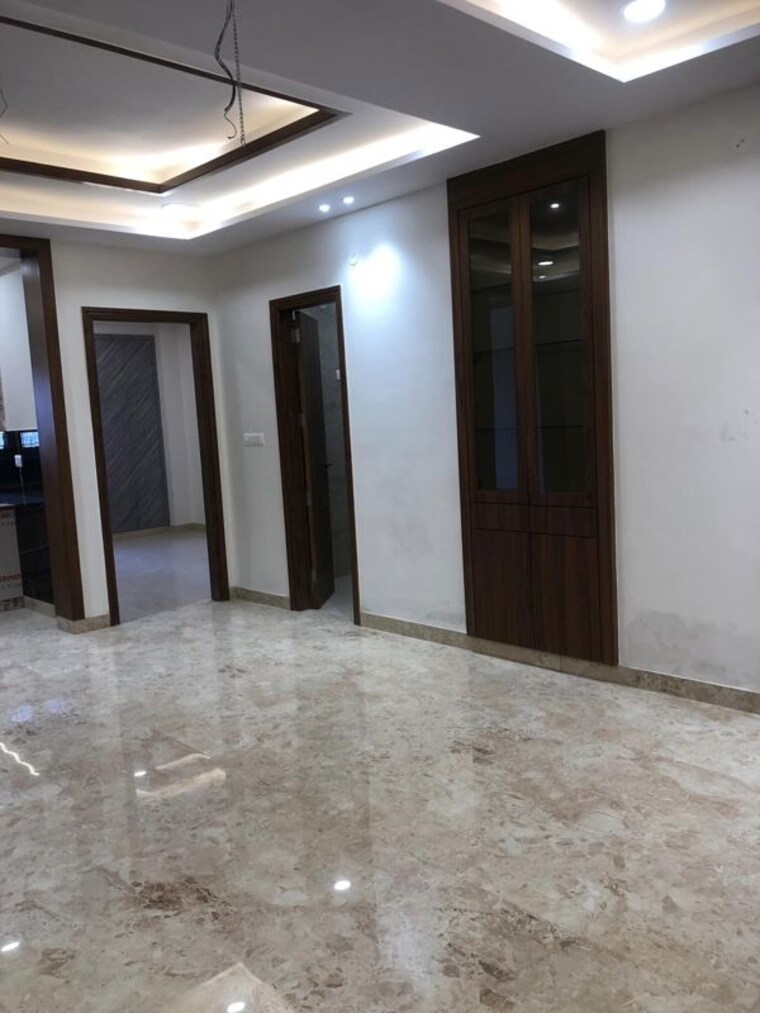 Room, parklands 4 Bedroom 327 Sq.Yd. Builder Floor In Sector 85 Faridabad 10109352