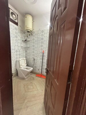 Bathroom in 6+ BHK Independent House at East Of Kailash – for Sale