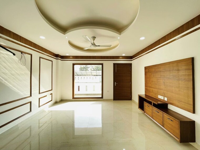 Kitchen, parklands 3 Bedroom 250 Sq.Yd. Builder Floor In Sector 85 Faridabad 10109356