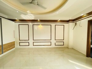 Building Lobby in 3 BHK Builder Floor at Parklands, Sector 85 – for Sale