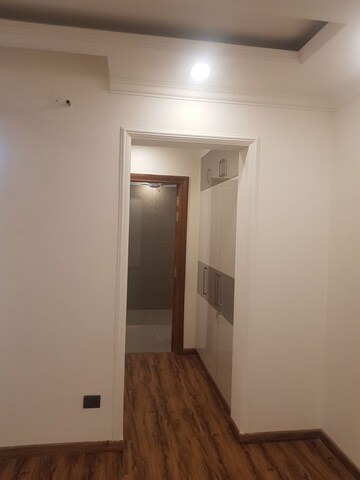 Room in 3 BHK Builder Floor at Parklands, Sector 85 – for Sale