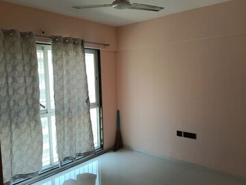 Room in 2 BHK Apartment at Krishna Amorapolis, Dhanori – for Rent