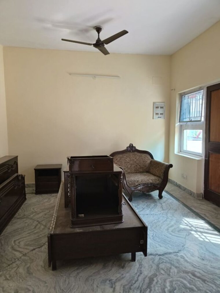 Living Room, rwa-apartments-sector-26 2 Bedroom 950 Sq.Ft. Builder Floor In Sector 26 Noida 10109366