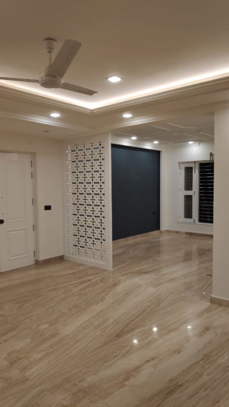 Room, parklands 3 Bedroom 250 Sq.Yd. Builder Floor In Sector 85 Faridabad 10109375