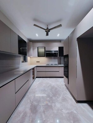 Building Lobby in 4 BHK Builder Floor at BP Homes, Sector 85 – for Sale