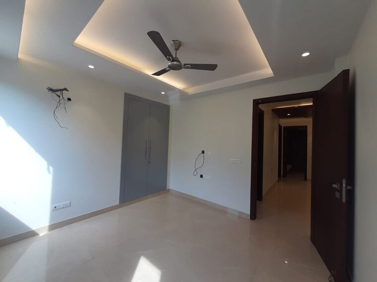 Room, parklands 4 Bedroom 352 Sq.Yd. Builder Floor In Sector 85 Faridabad 10109384