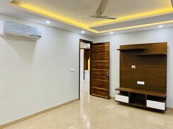 4 BHK + Pooja Room,Servant Room Builder Floor For Sale in Parklands