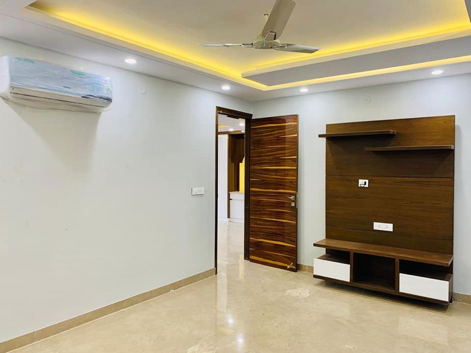 4 BHK + Pooja Room,Servant Room Builder Floor For Sale in Parklands