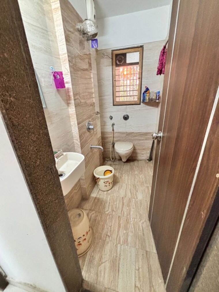 Bathroom, mpr-mahavir-darshan 2 Bedroom 635 Sq.Ft. Apartment In Dahisar East Mumbai 10109393