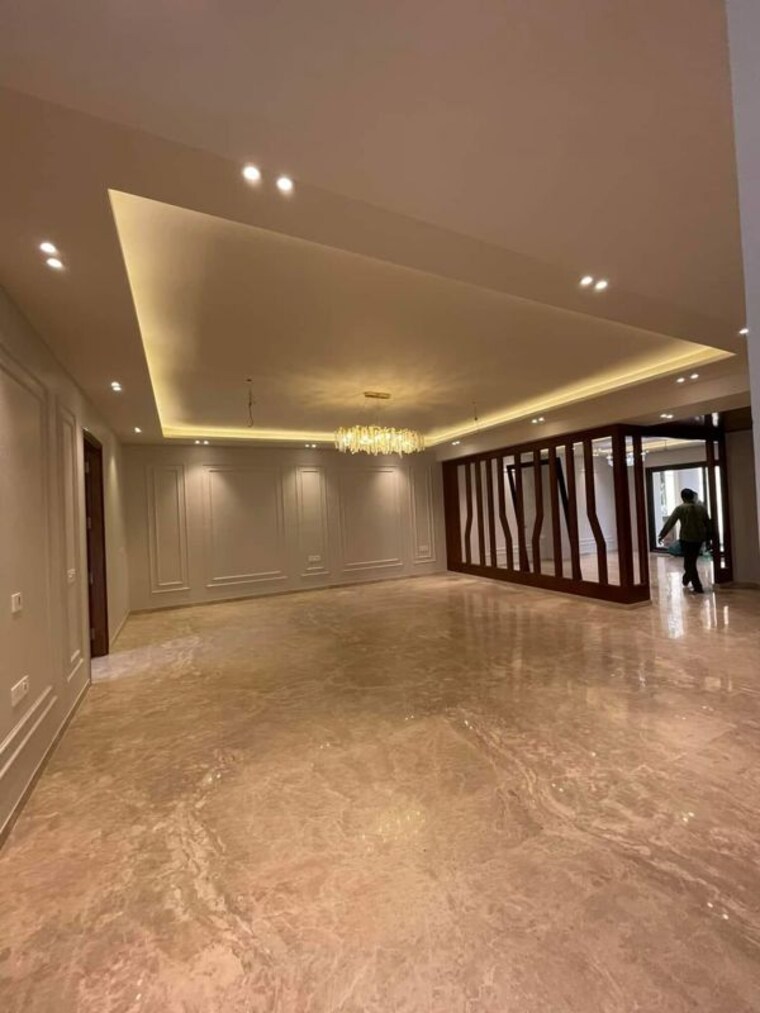 Room, parklands 4 Bedroom 350 Sq.Yd. Builder Floor In Sector 85 Faridabad 10109401
