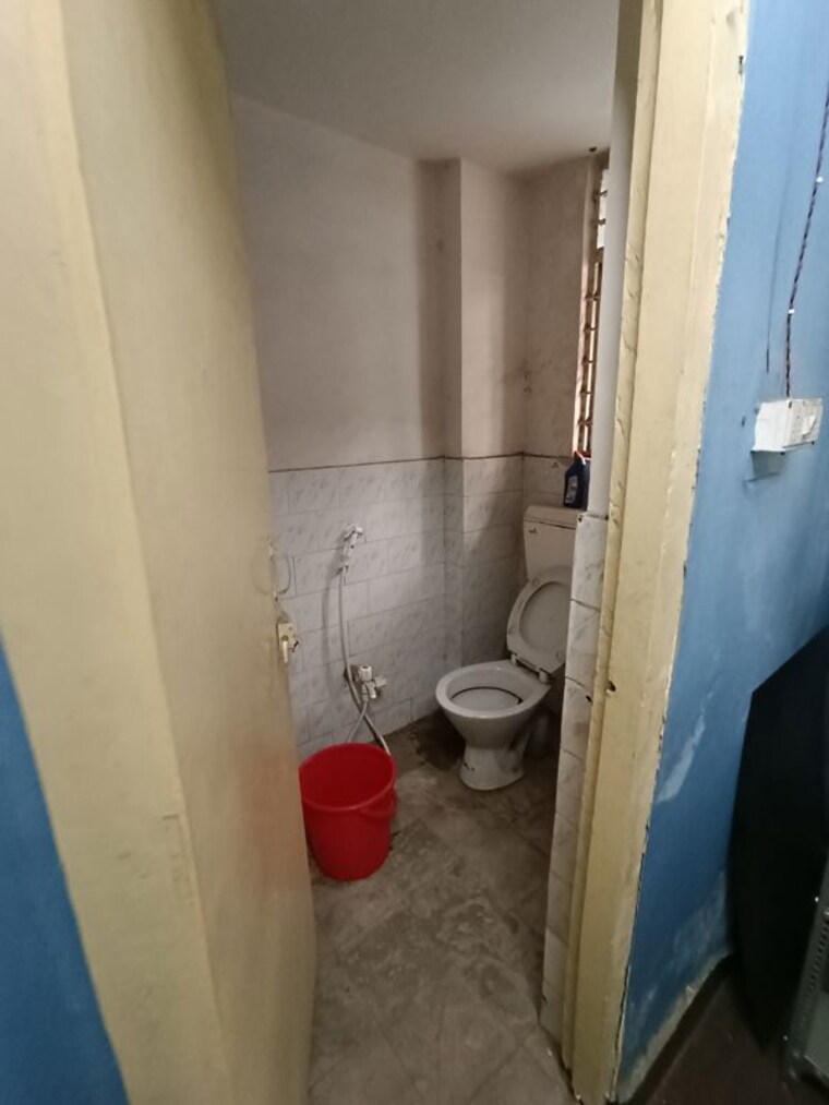 Bathroom, kankarbagh Commercial Office Space 600 Sq.Ft. In Kankarbagh Patna 10109415