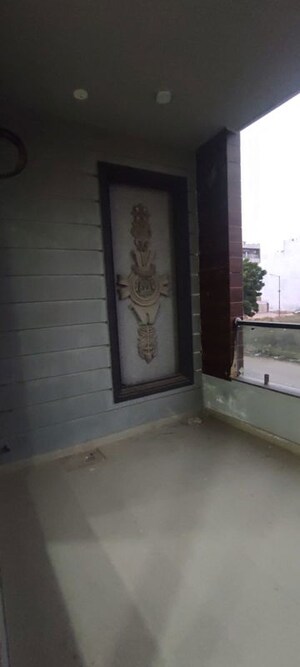 Building Lobby in 3 BHK Builder Floor at BP Homes, Sector 85 – for Sale