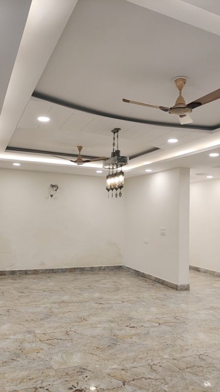 Room, parklands 3 Bedroom 250 Sq.Yd. Builder Floor In Sector 85 Faridabad 10109437