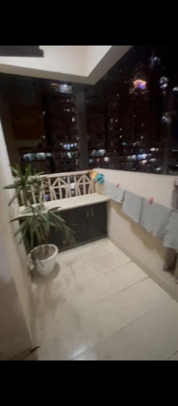 Team Area in 2 BHK Apartment at Gaur City 7th Avenue, Sector 4 Greater Noida – for Rent