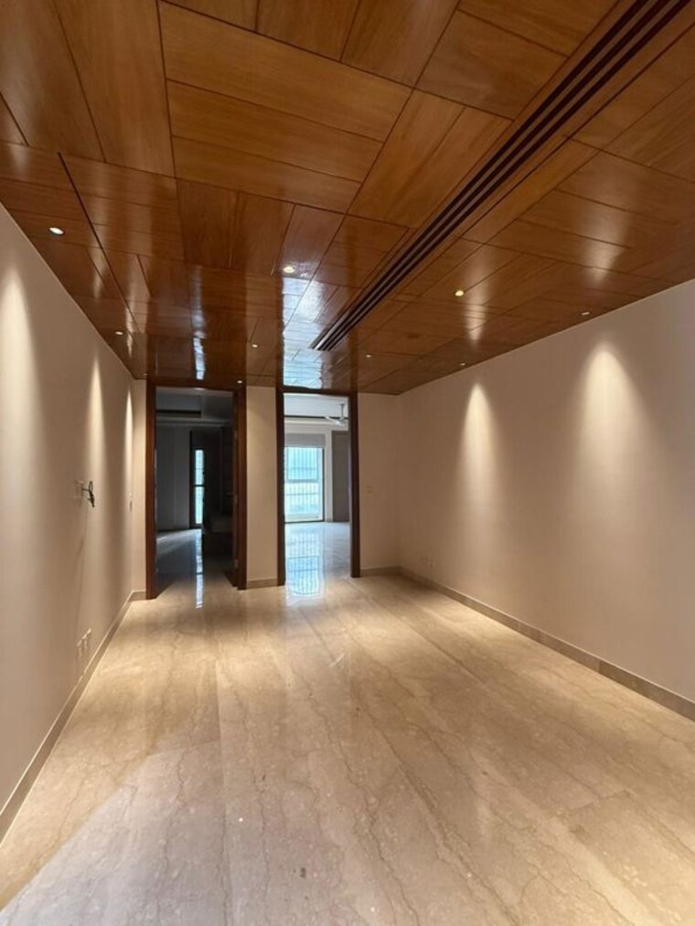 Room, greater kailash ii 5 Bedroom 550 Sq.Yd. Builder Floor In Greater Kailash ii Delhi 10109450