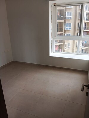 Room in 2 BHK Apartment at Bhartiya City Nikoo Homes II, Thanisandra Main Road – for Rent