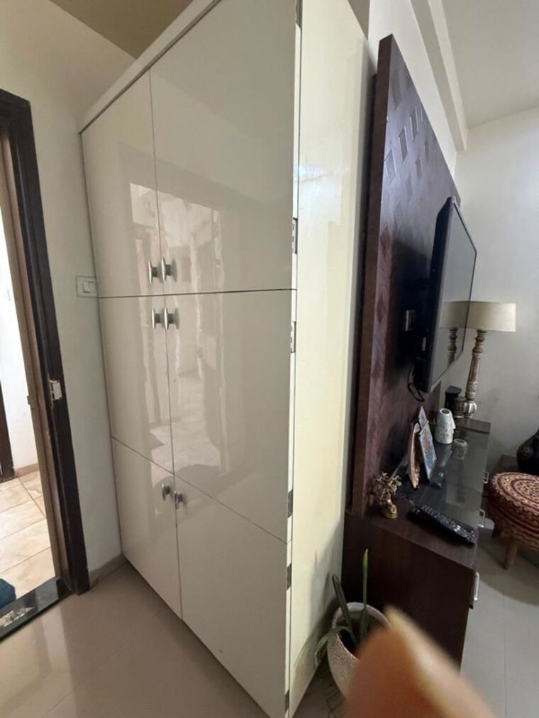 Bathroom, paranjape-crystal-garden 3 Bedroom 1600 Sq.Ft. Apartment In Baner Pune 10109455