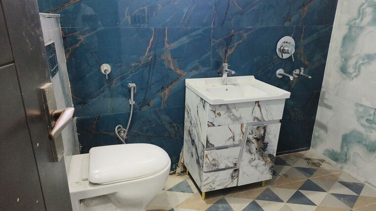 Bathroom, parklands 3 Bedroom 250 Sq.Yd. Builder Floor In Sector 85 Faridabad 10109467