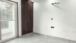 Room in 3 BHK Builder Floor at Parklands, Sector 85 – for Sale