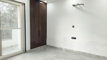 Room in 3 BHK Builder Floor at Parklands, Sector 85 – for Sale