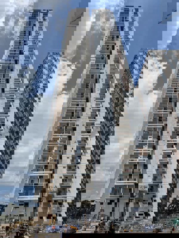 3 BHK 2060 Sq.Ft. Apartment in Candeur Twins