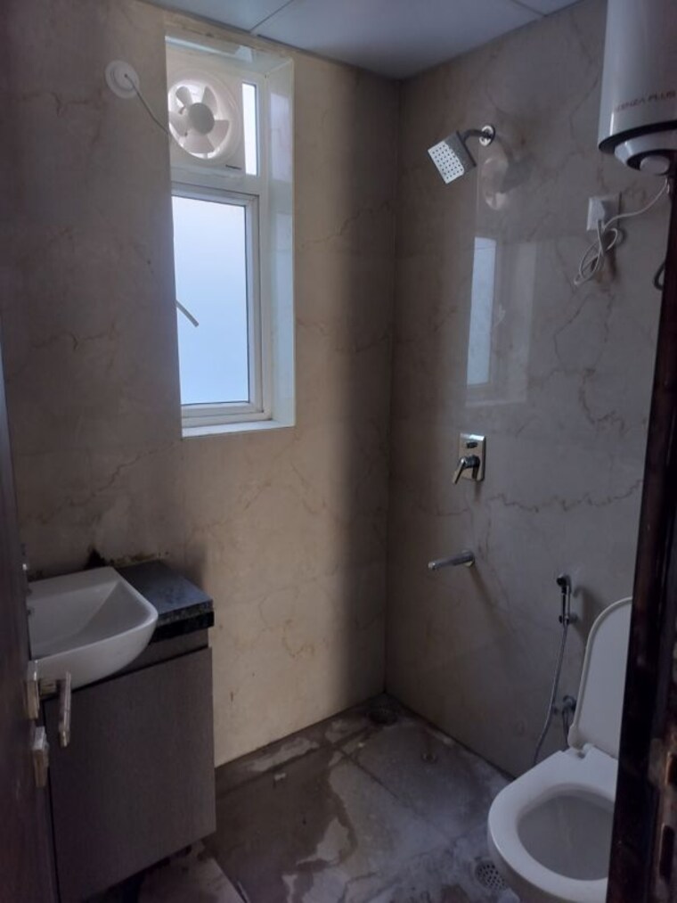 Bathroom, smart-world-gems 2 Bedroom 1105 Sq.Ft. Apartment In Sector 89 Gurgaon 10109473