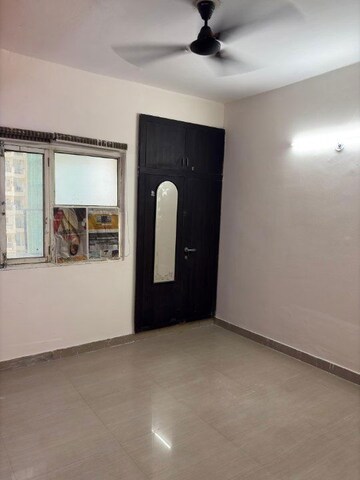 2 BHK Apartment For Rent in Nimbus The Hyde park, Sector 78