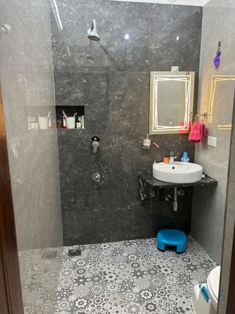 Bathroom, malsi 6 Bedroom 500 Sq.Yd. Independent House In Malsi Dehradun 10109486