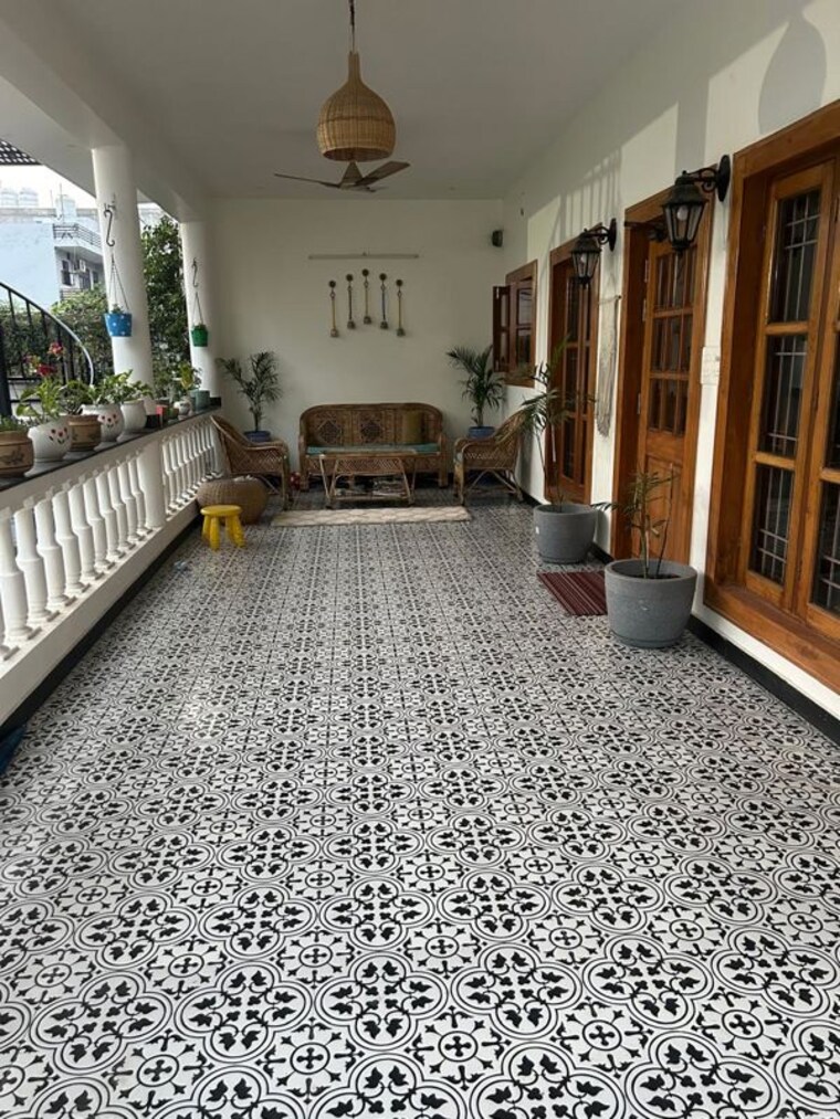 Balcony, malsi 6 Bedroom 500 Sq.Yd. Independent House In Malsi Dehradun 10109486