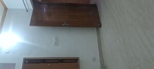 Furnished Amenities in 2.5 BHK Apartment at Sarita Vihar – for Rent