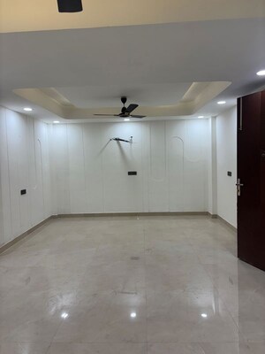 Room in 3 BHK Builder Floor at Chattarpur – for Rent