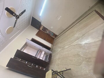 Furnished Amenities in 2 BHK Builder Floor at Sector 9a – for Rent