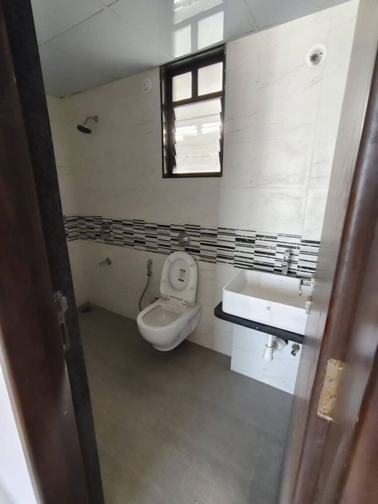 Bathroom, kohinoor-sapphire-3 2 Bedroom 744 Sq.Ft. Apartment In Tathawade Pune 10109530