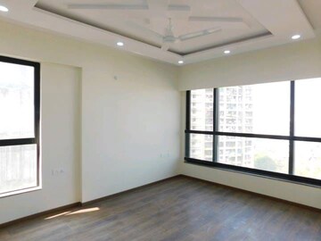 Room in 3 BHK Apartment at Kalpataru Magnus, Bandra East – for Sale