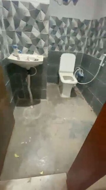 Master Bedroom in 2 BHK Builder Floor at SL Apartments Sector 49, Sector 49 – for Sale